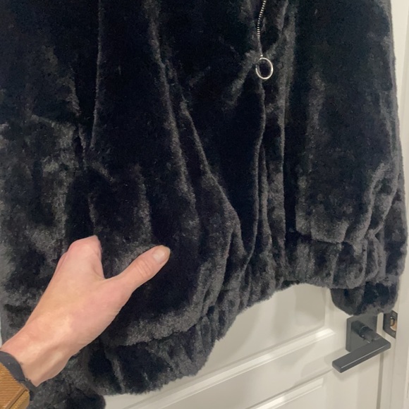 Size small wild fable faux fur jacket - Picture 3 of 5